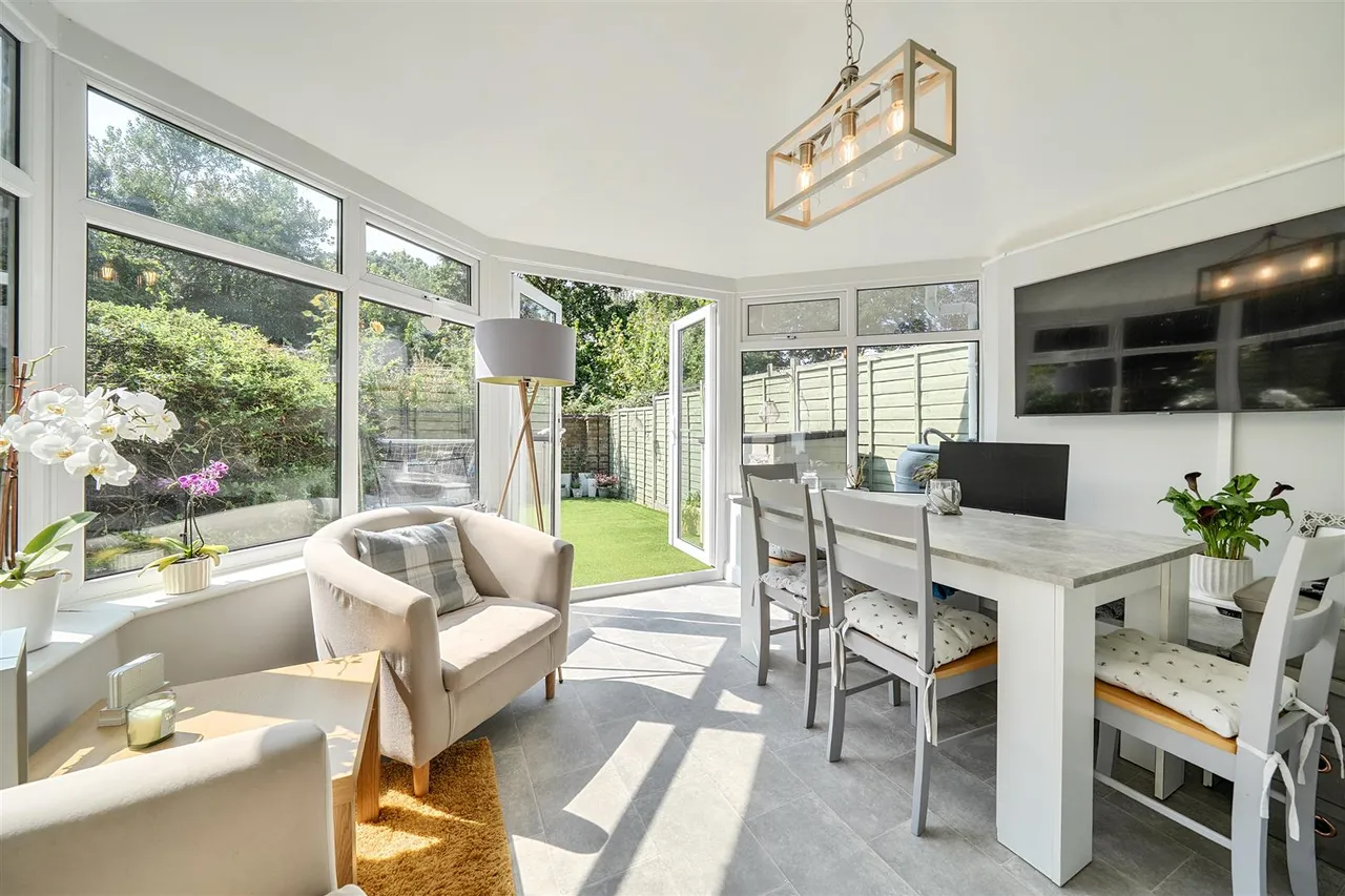 Albacore Avenue, Warsash, photo 3