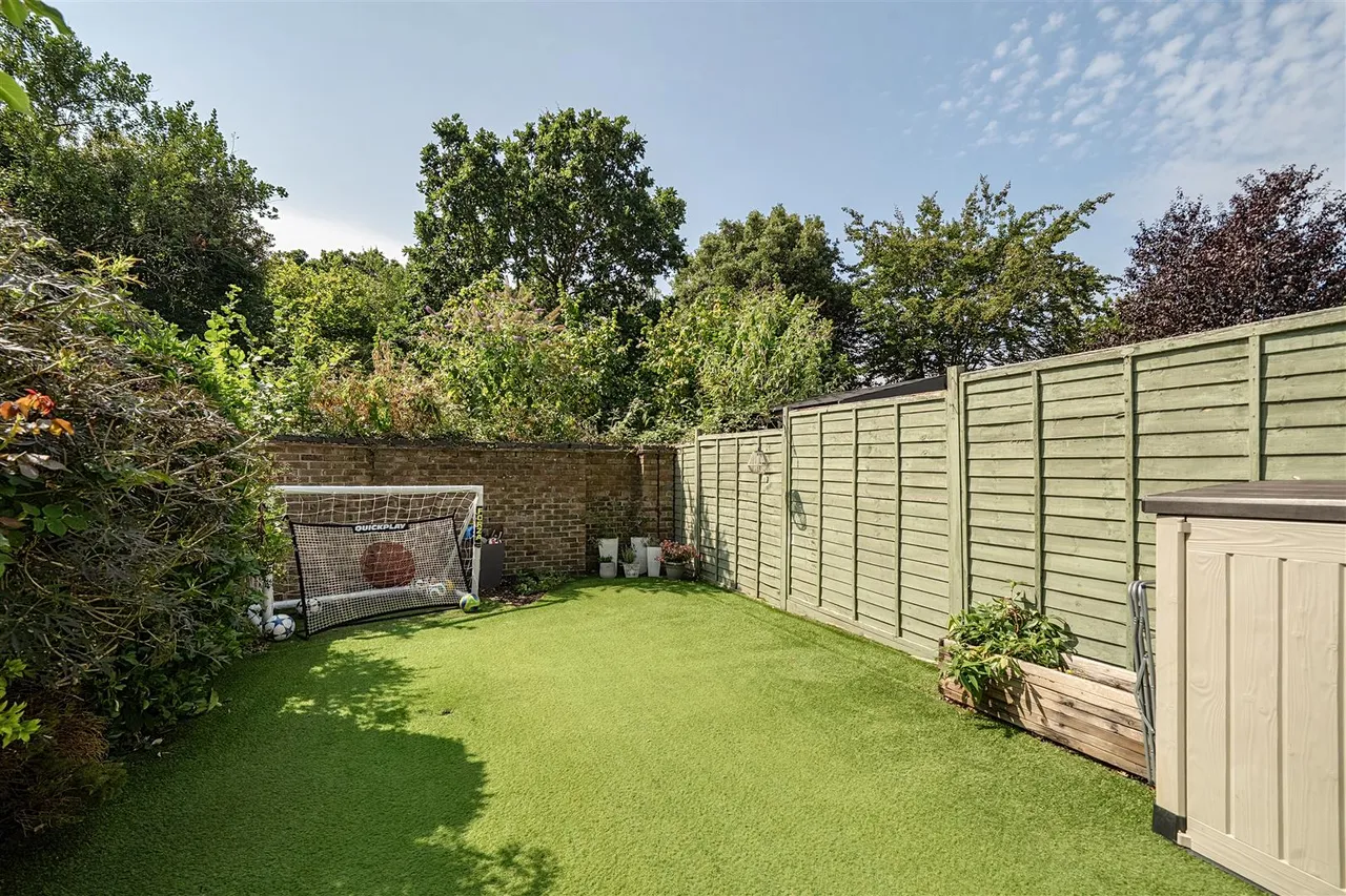 Albacore Avenue, Warsash, photo 4