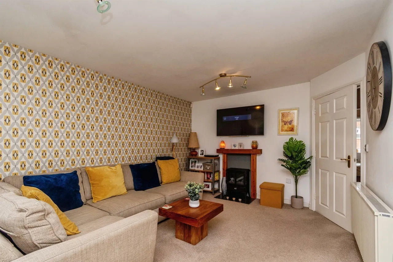 Drayman Close, Walsall, WS1, photo 2