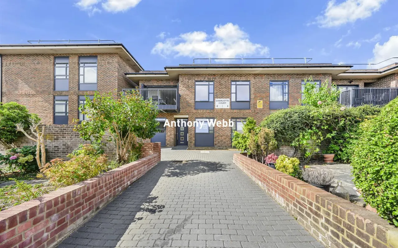Belgrave Close, Oakwood, N14, photo 2