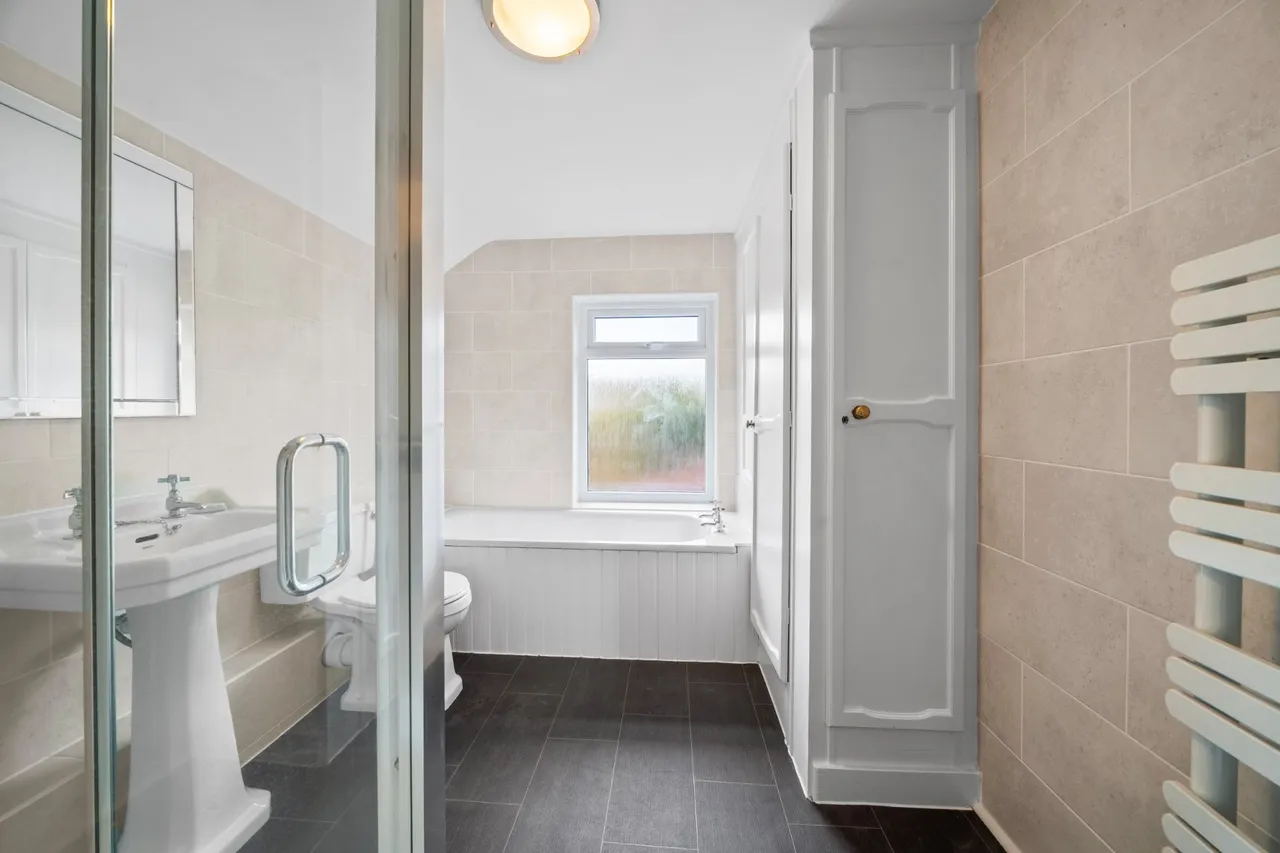 Church Road, Byfleet, KT14, photo 12