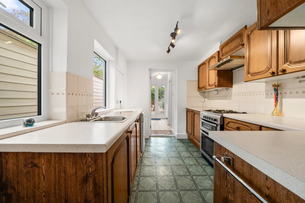Church Road, Byfleet, KT14, photo 5