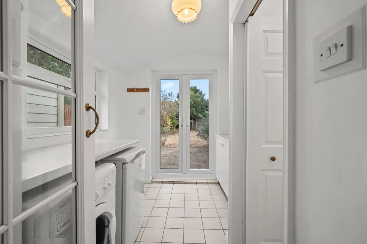 Church Road, Byfleet, KT14, photo 6