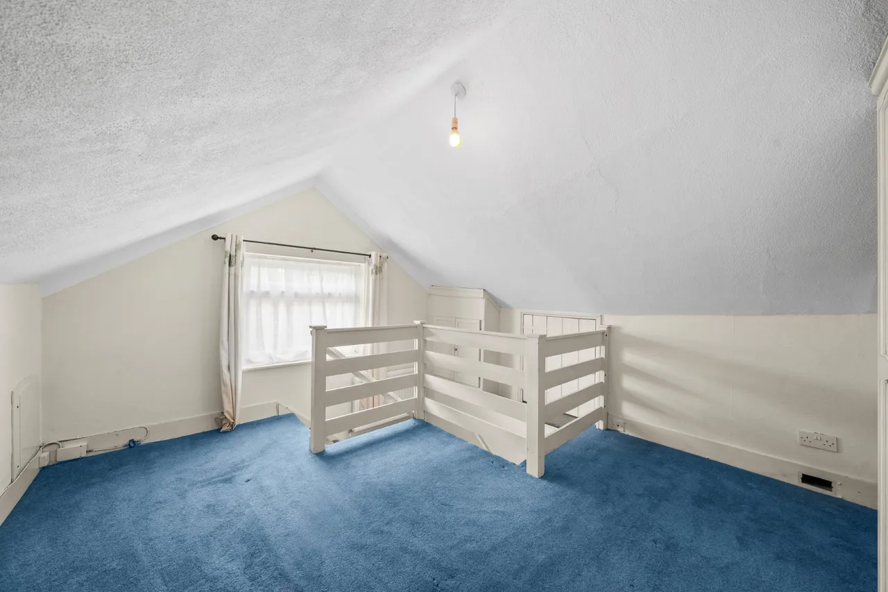 Church Road, Byfleet, KT14, photo 13
