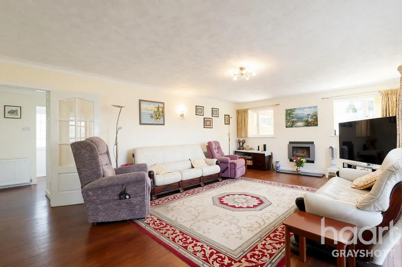 Shepherds Way, Liphook, GU30, photo 2