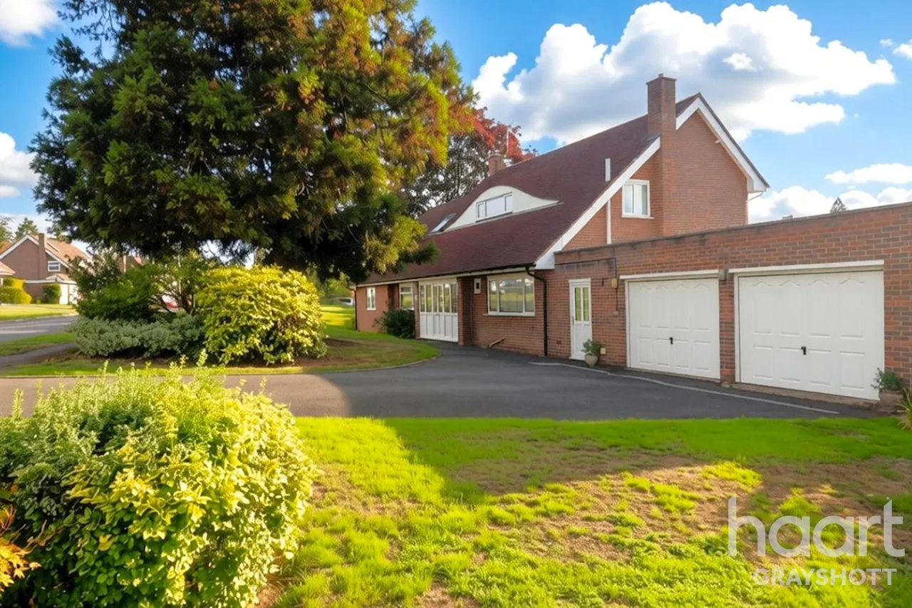 4 bed house for sale, Shepherds Way, Liphook, GU30