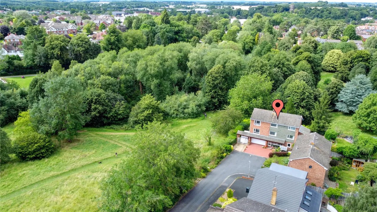 Bainbrigge Avenue, Droitwich, Worcestershire, WR9 7AT, photo 2