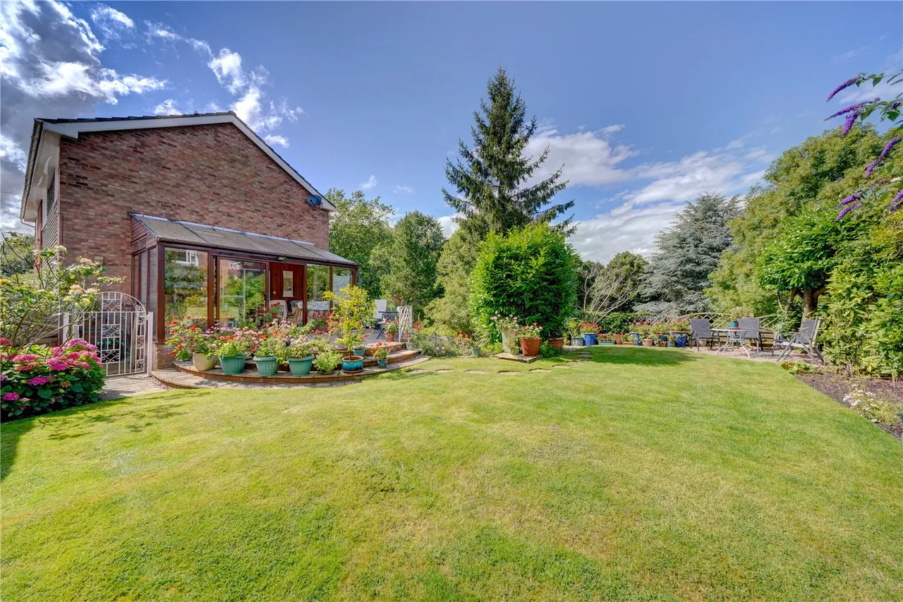 Bainbrigge Avenue, Droitwich, Worcestershire, WR9 7AT, photo 10
