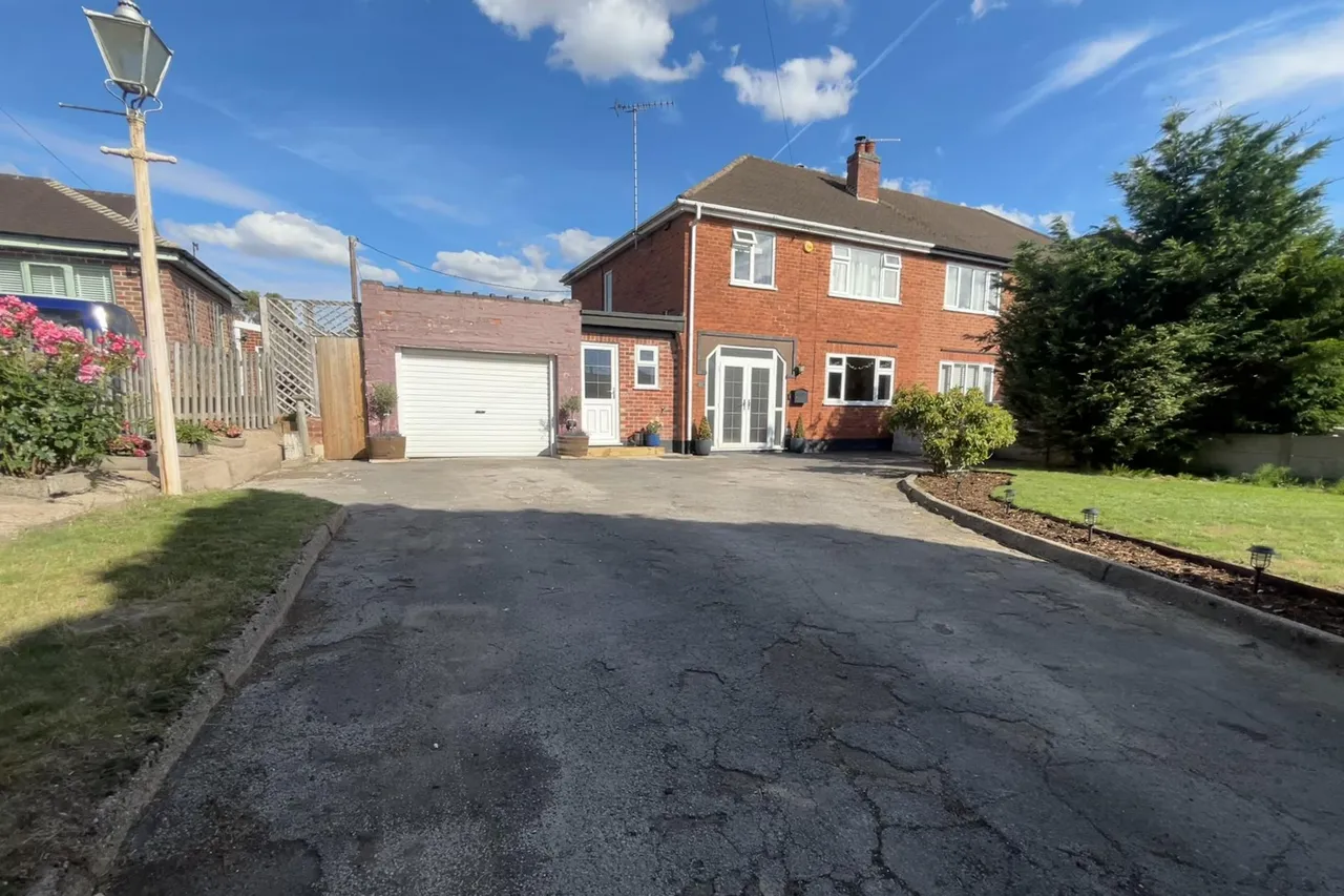 3 bed house for sale, Woodville Road, Swadlincote, DE11