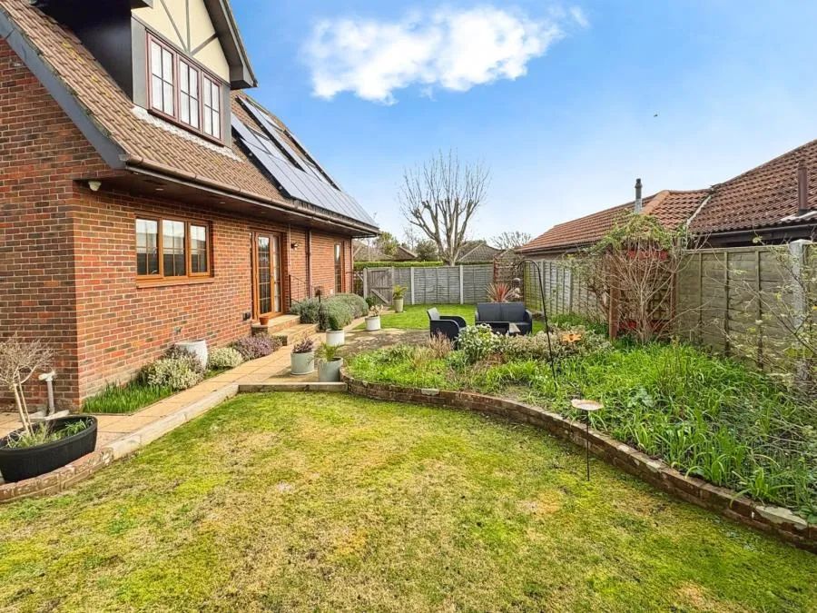 Farthings Way, Totland Bay, PO39, photo 17