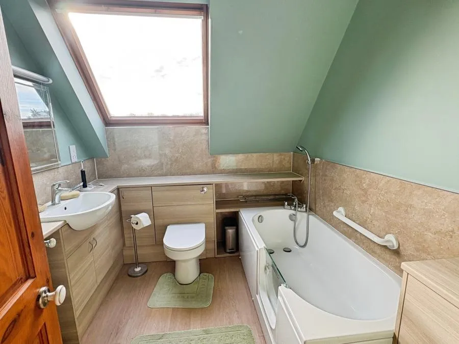 Farthings Way, Totland Bay, PO39, photo 11