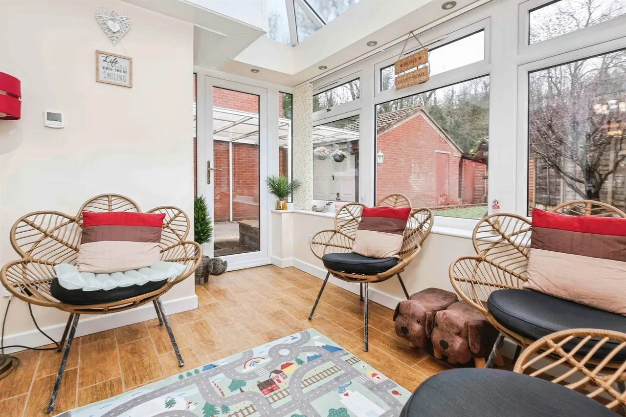 Sandringham Road, HALESOWEN, photo 4
