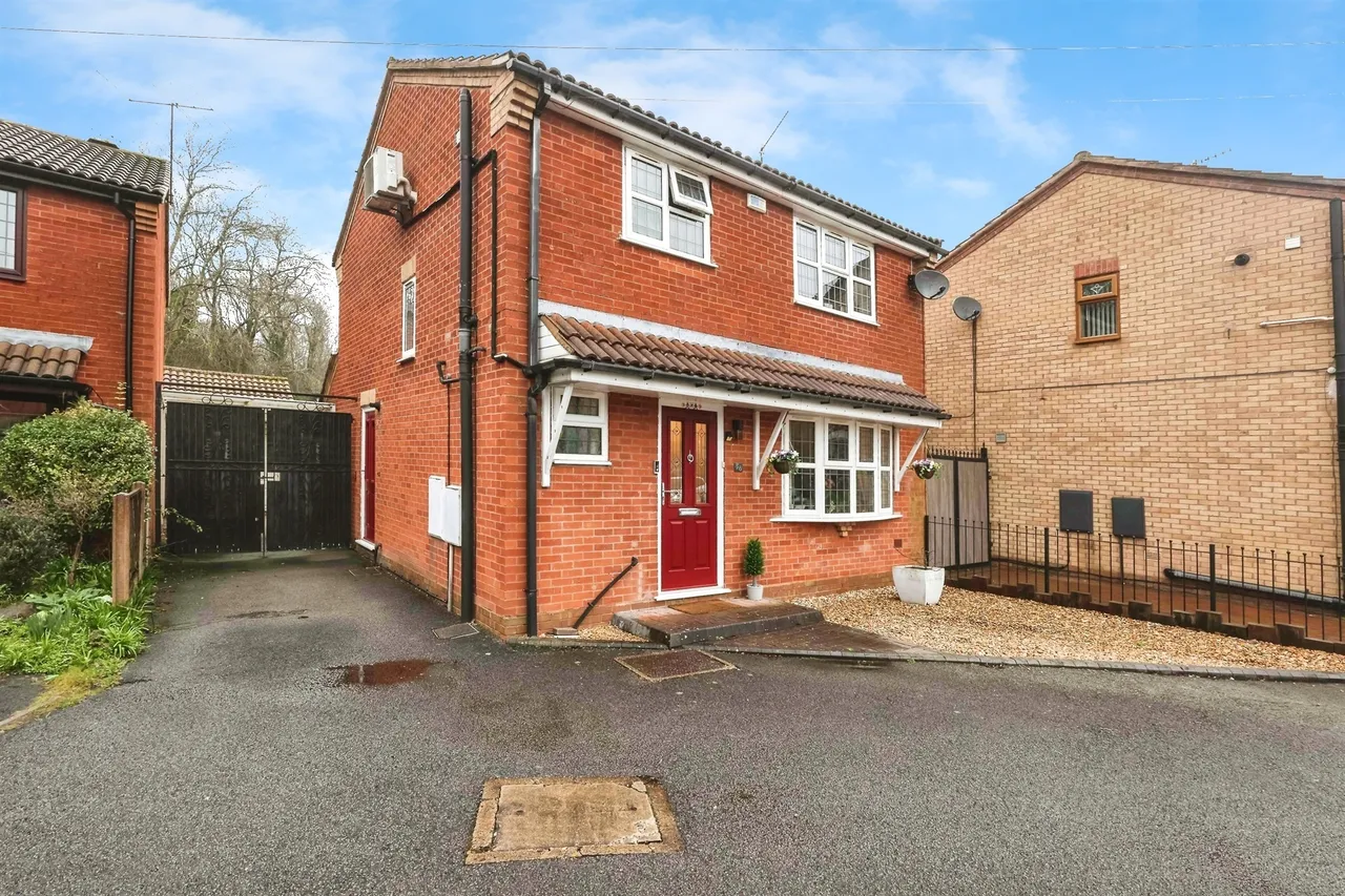 3 bed house for sale — Sandringham Road, HALESOWEN