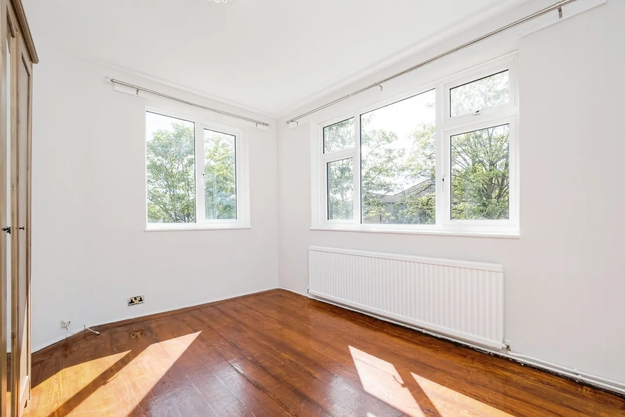 Matlock Gardens, Hornchurch, RM12, photo 2