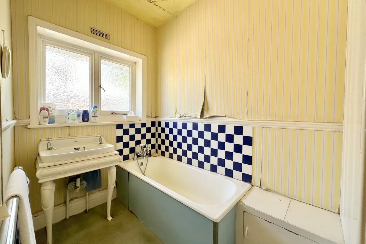 Roslin Road, BH3, photo 22