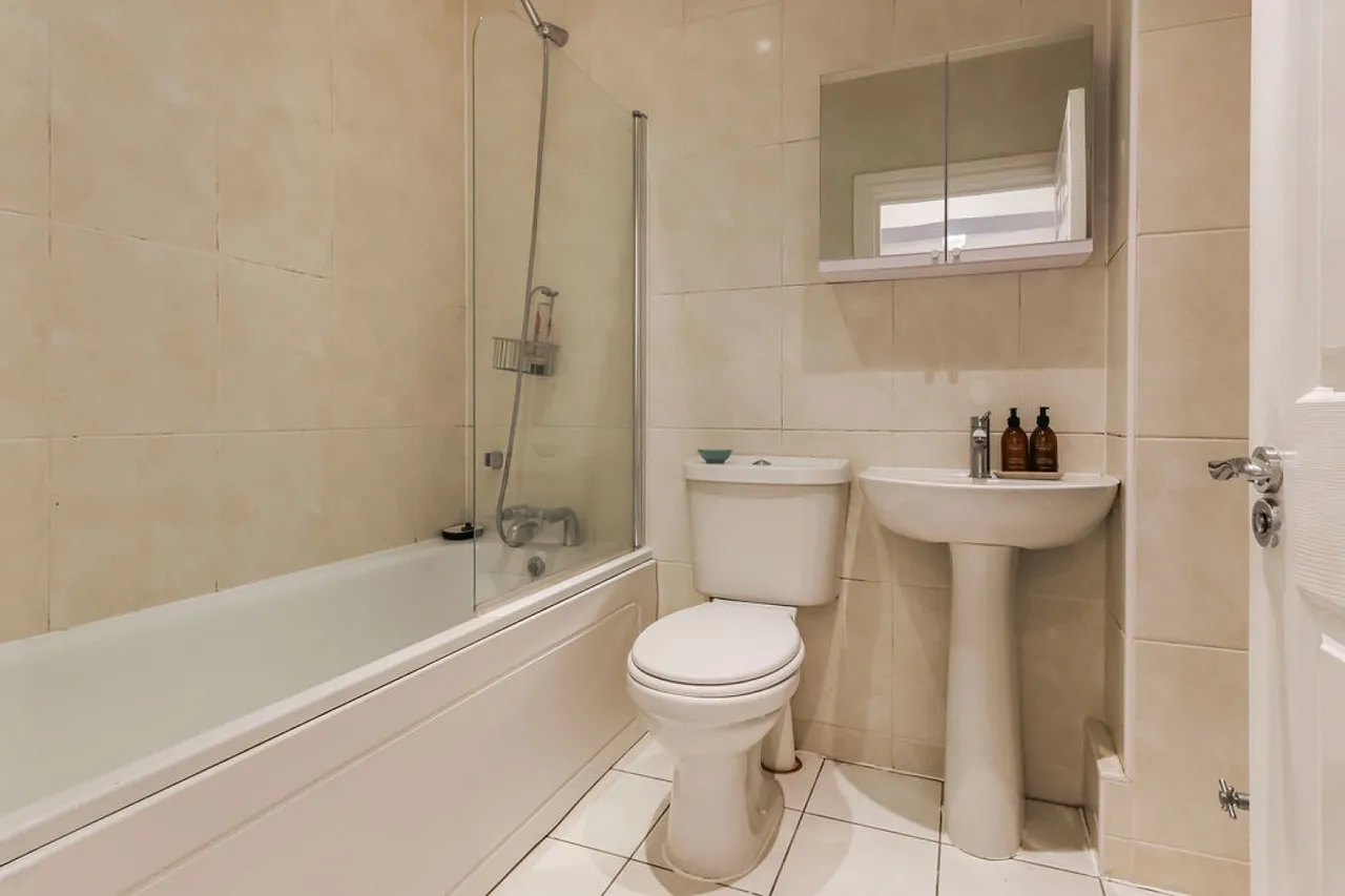 Bassett House, Knyveton Road, photo 12