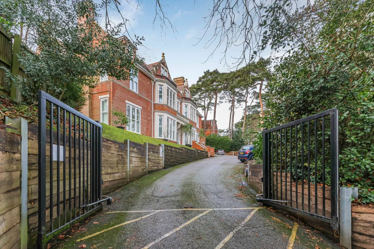 Bassett House, Knyveton Road, photo 5