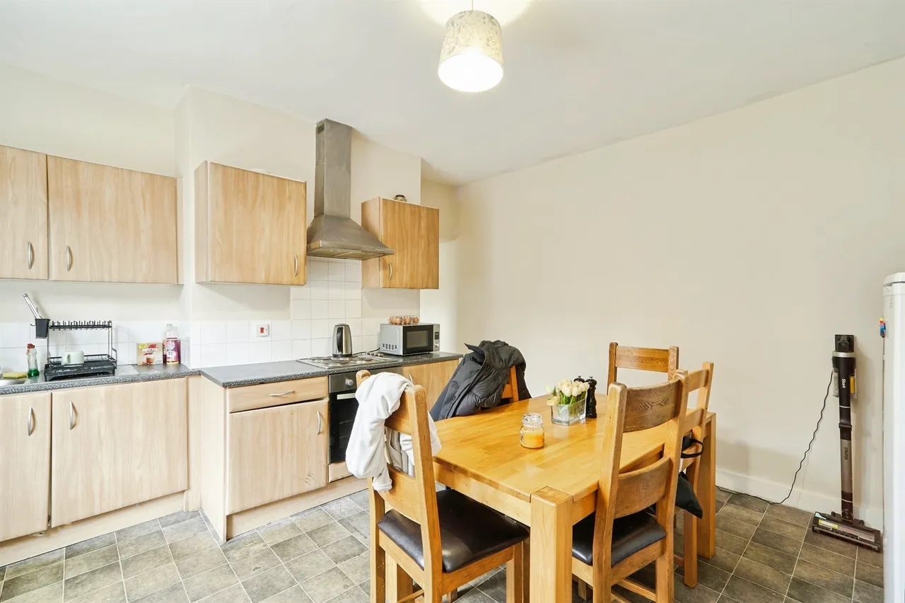4 bed house for sale — Whingate Grove, Leeds