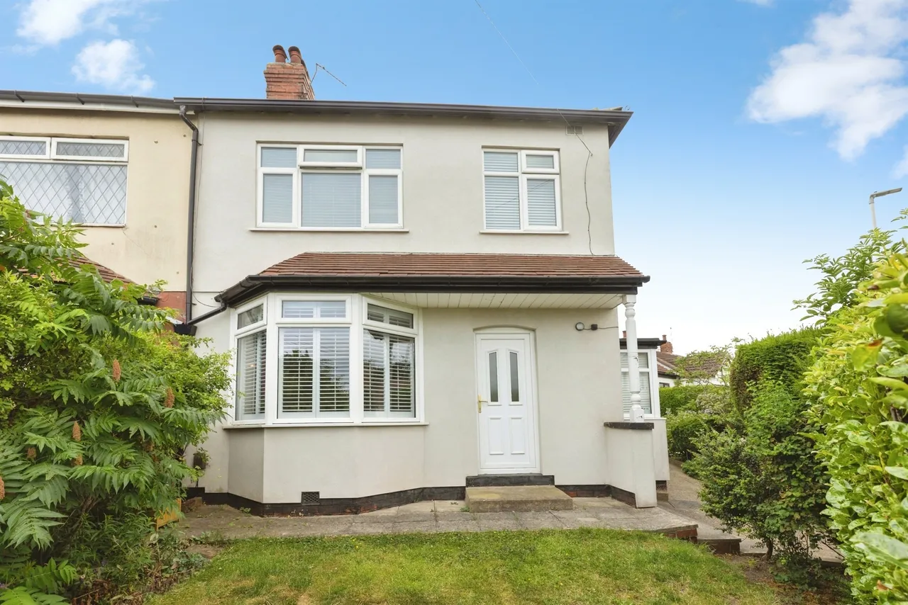 3 bed house for sale — Willow Crescent, Leeds