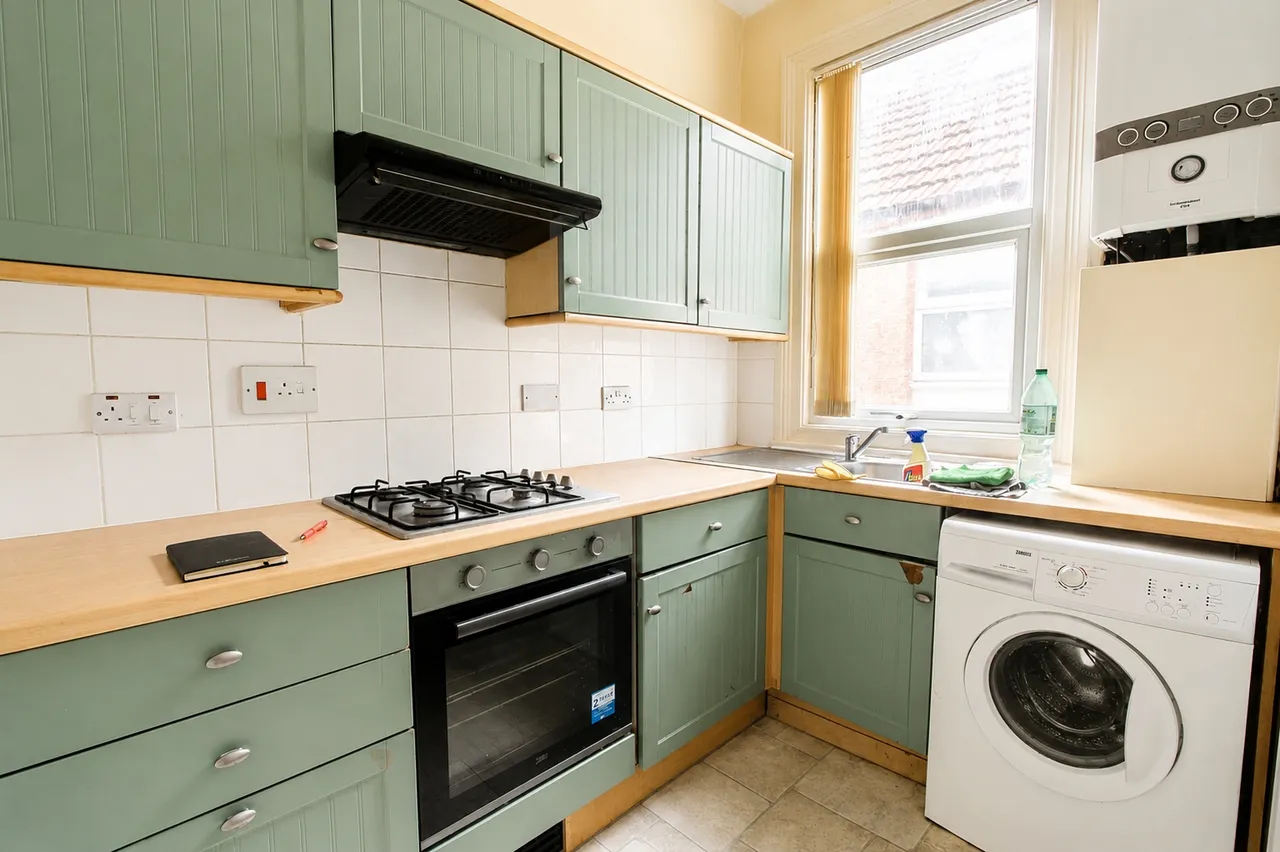 Beatrice Avenue, Norbury, SW16, photo 3