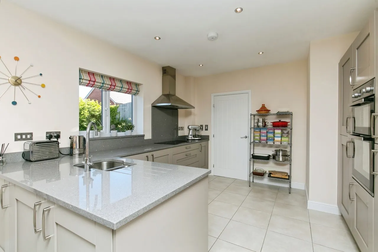 Gernant, Old Colwyn, LL29, photo 2
