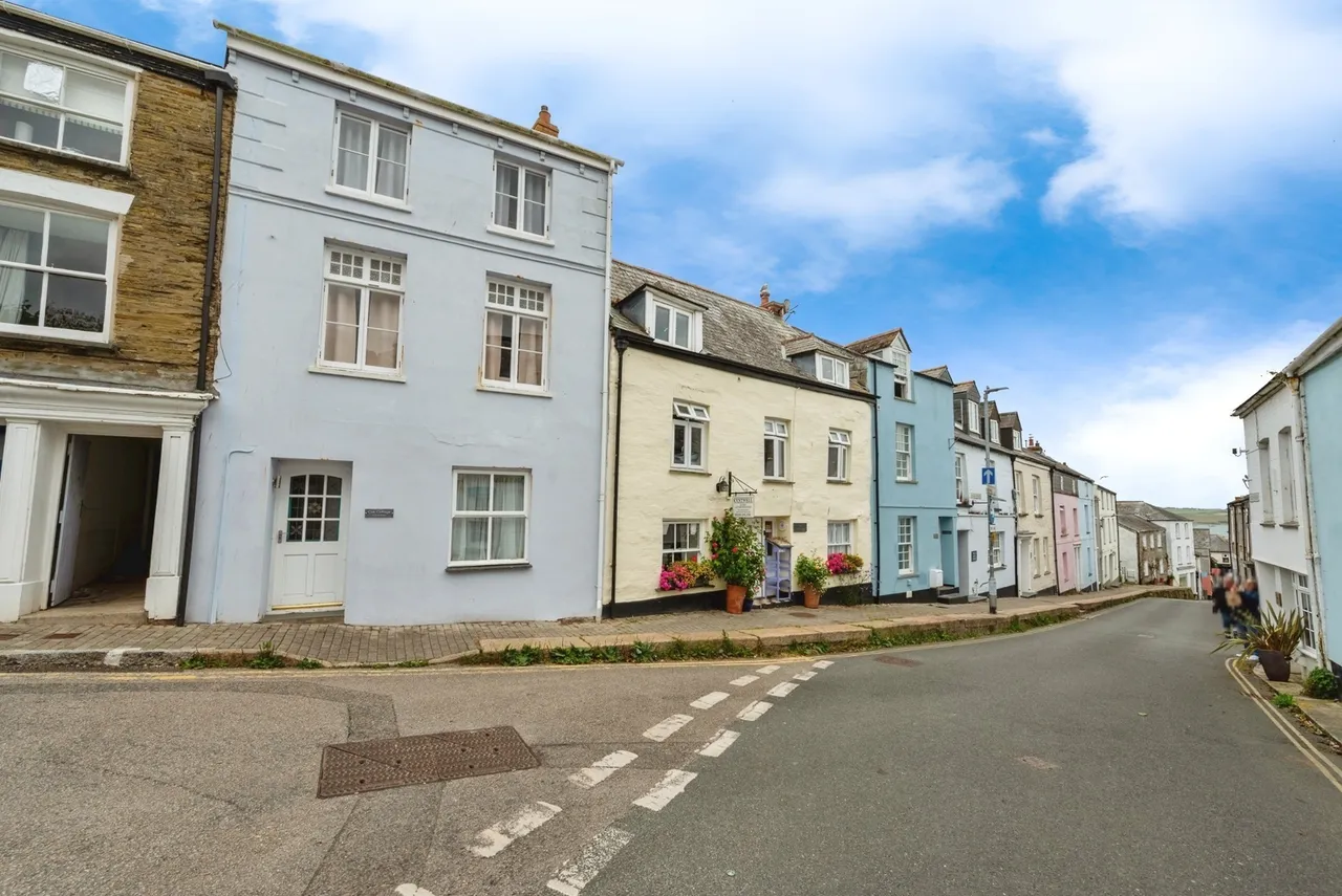 3 bed house for sale, Cross Street, Padstow, PL28