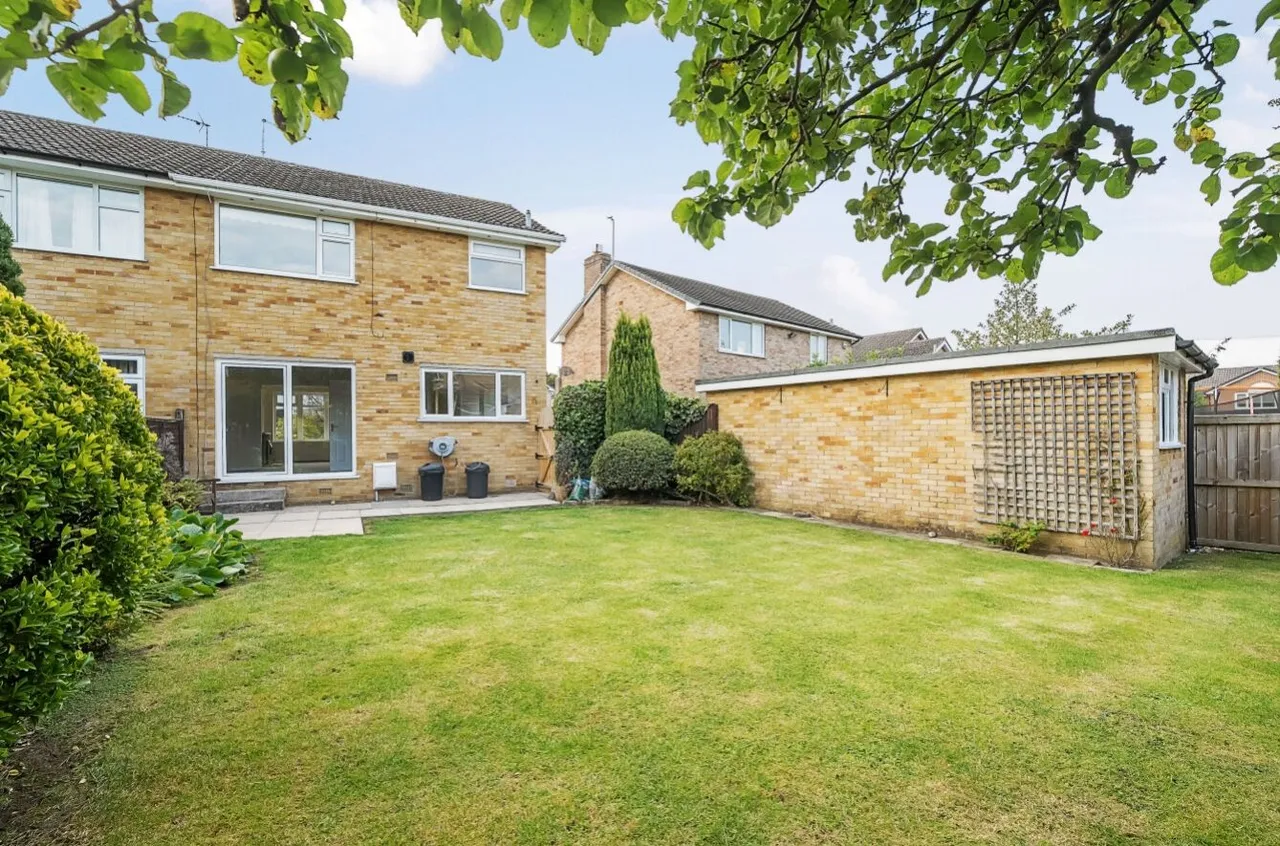 Wayside Walk, Harrogate, HG2, photo 3