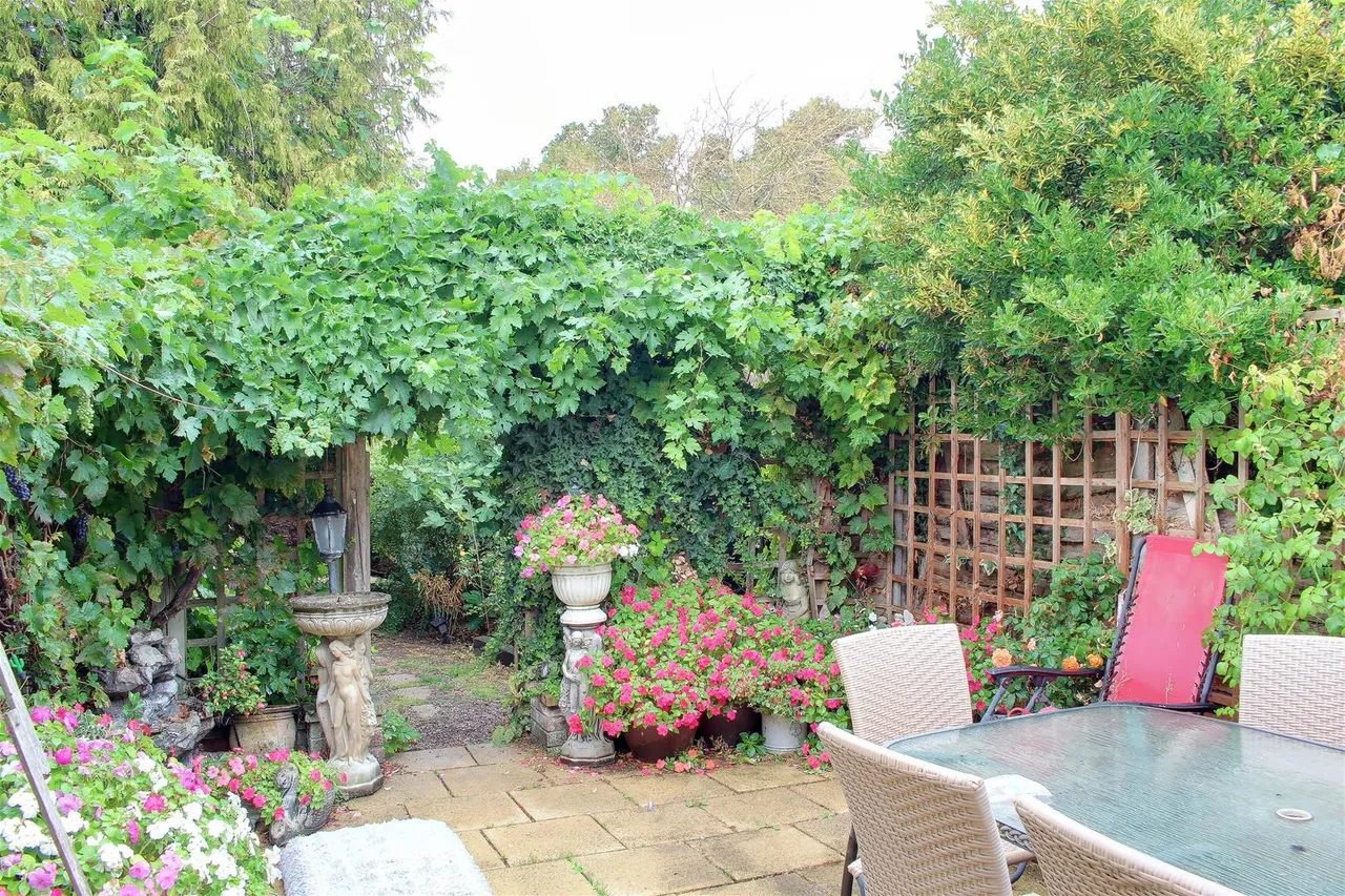 Cranborne Road, Potters Bar EN6 3AJ, photo 6