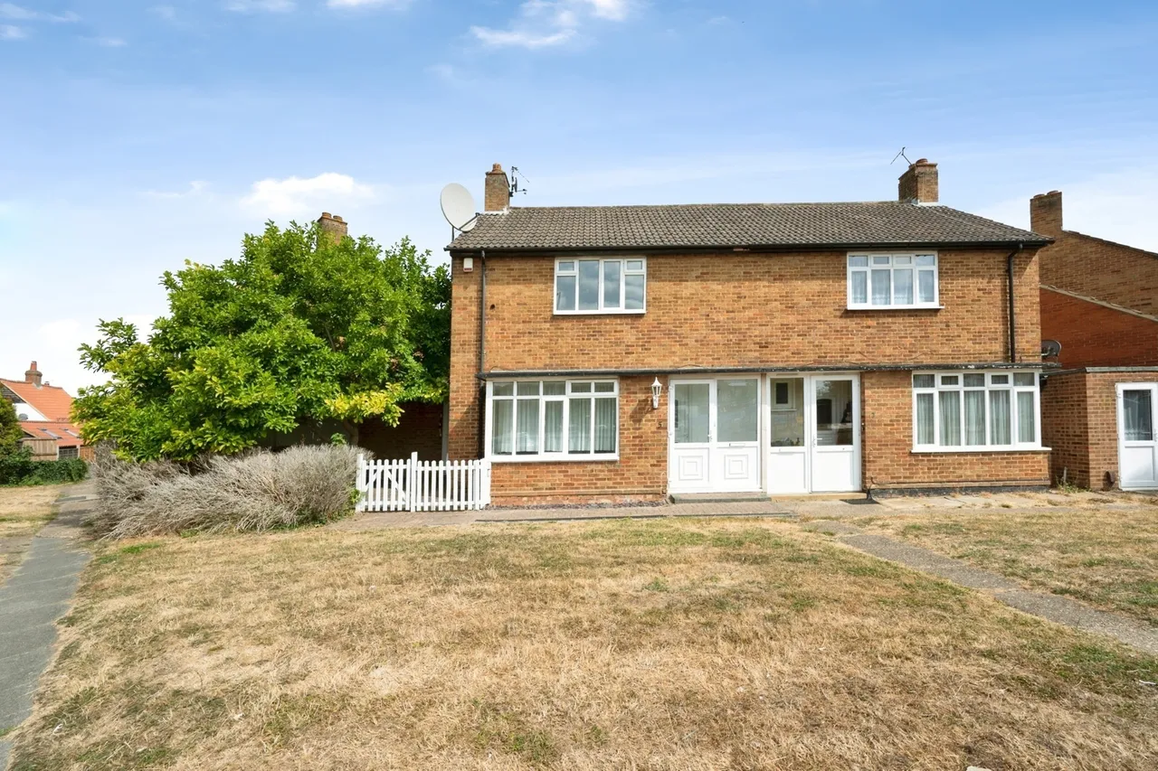 Holmwood Road, Chessington, KT9, photo 14