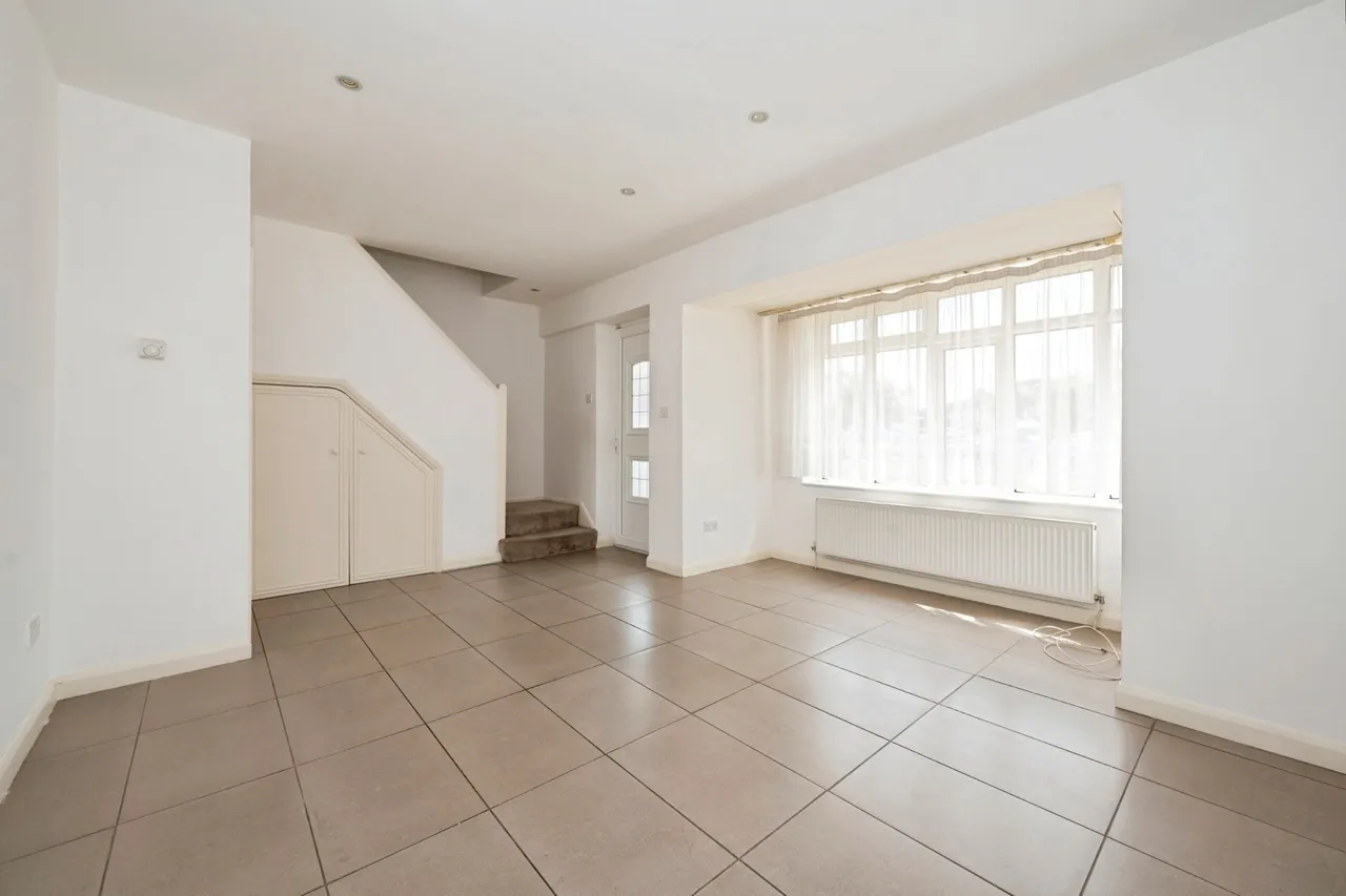 Holmwood Road, Chessington, KT9, photo 5
