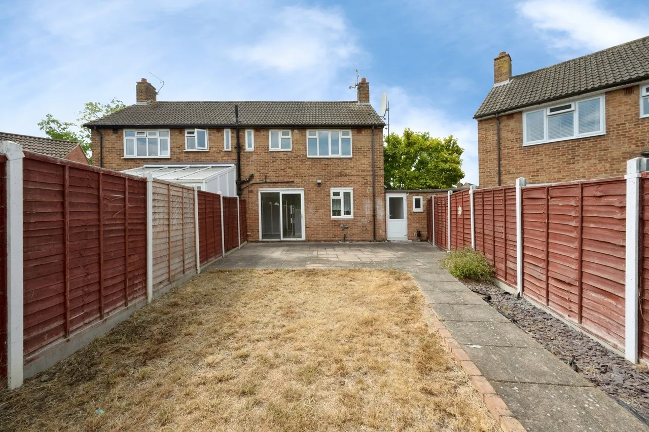 Holmwood Road, Chessington, KT9, photo 15