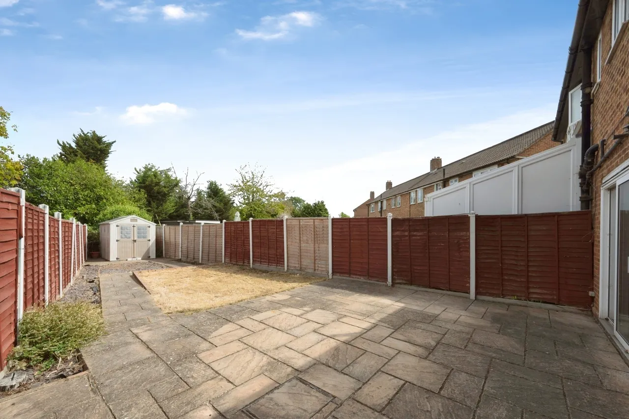 Holmwood Road, Chessington, KT9, photo 4