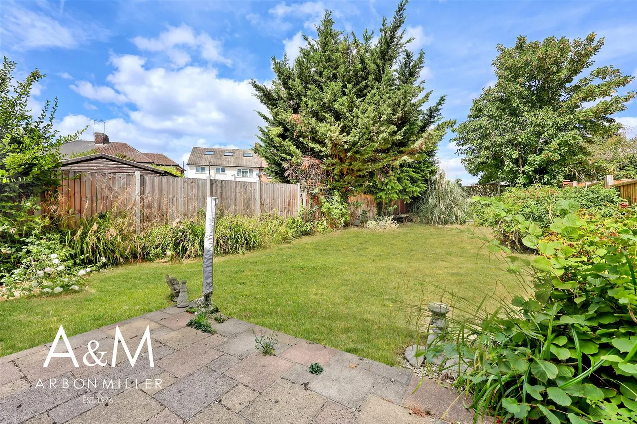 Benrek Close, Hainault, Essex, Ilford, IG62QL, photo 11