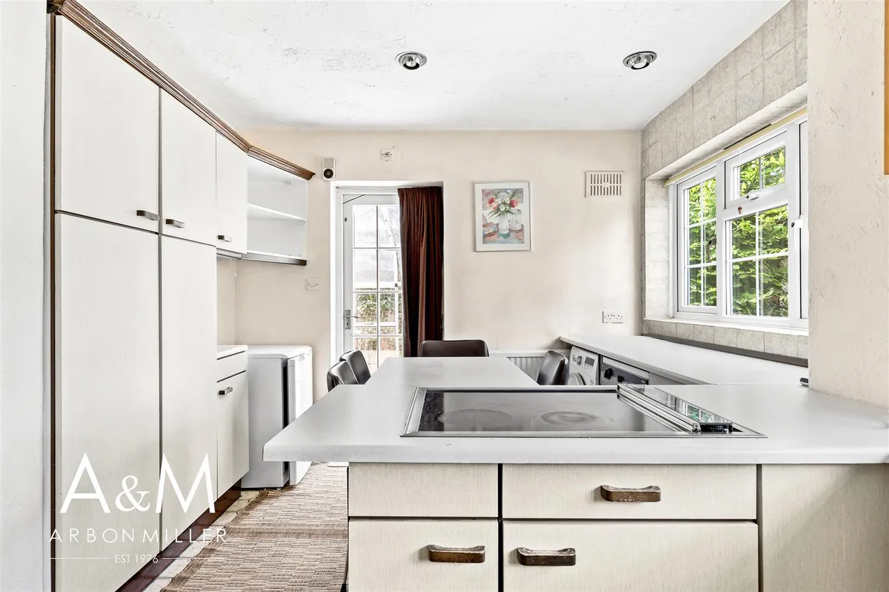 Benrek Close, Hainault, Essex, Ilford, IG62QL, photo 7