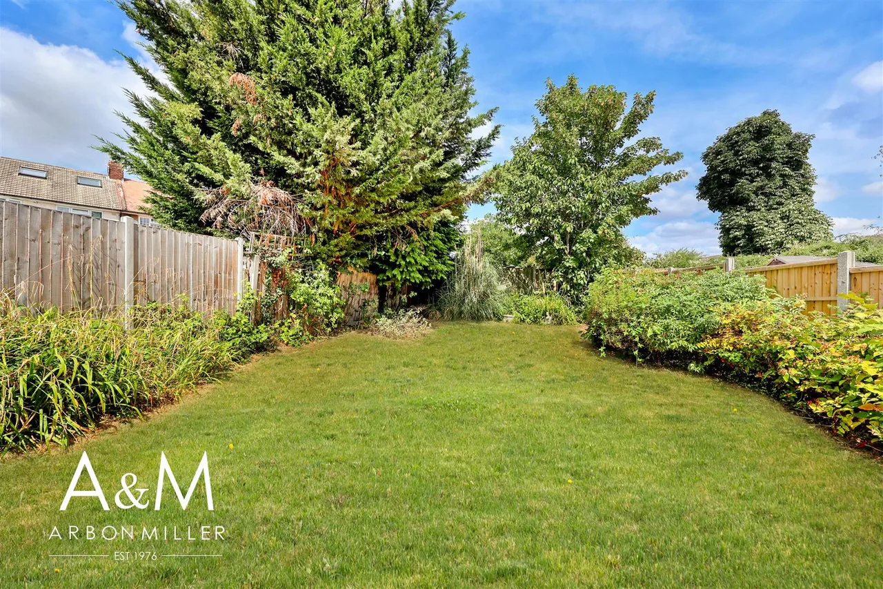 Benrek Close, Hainault, Essex, Ilford, IG62QL, photo 12
