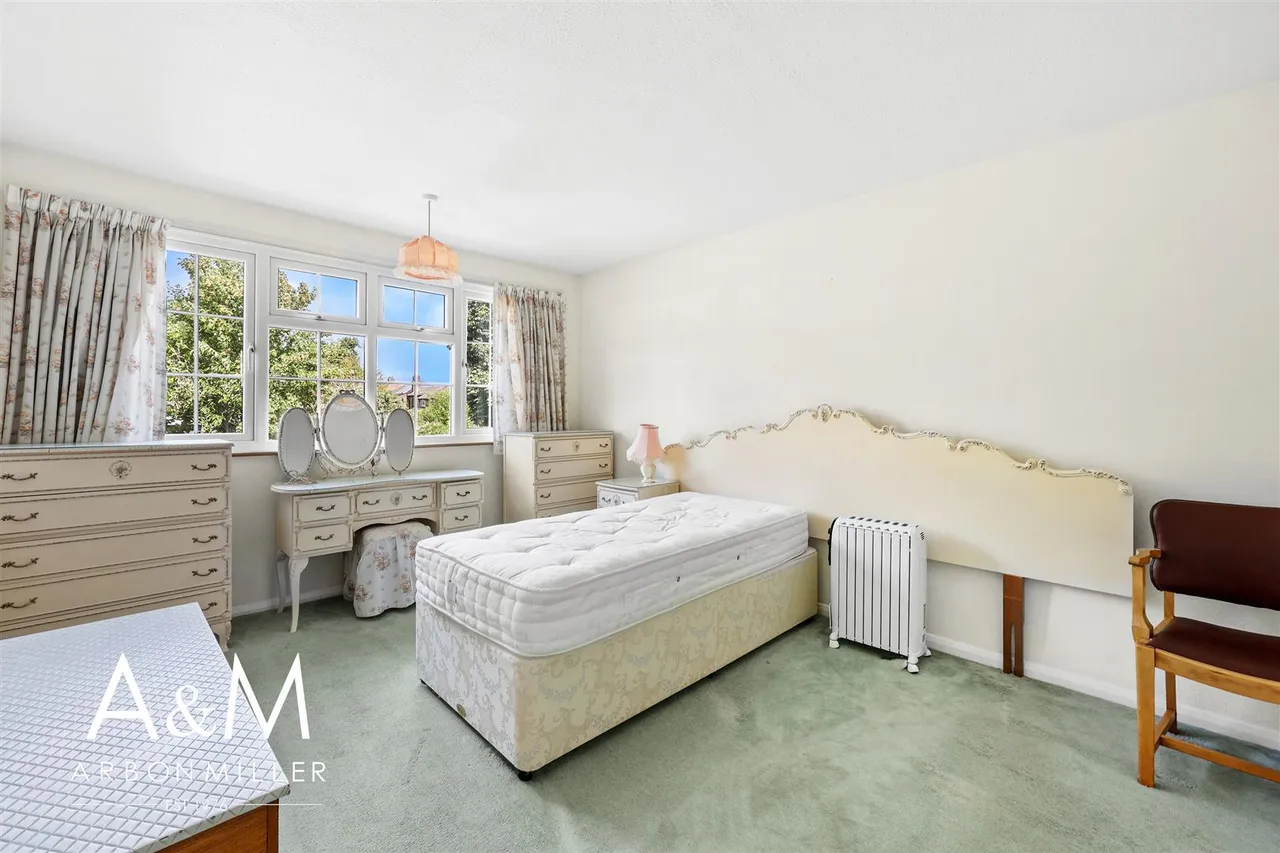 Benrek Close, Hainault, Essex, Ilford, IG62QL, photo 19