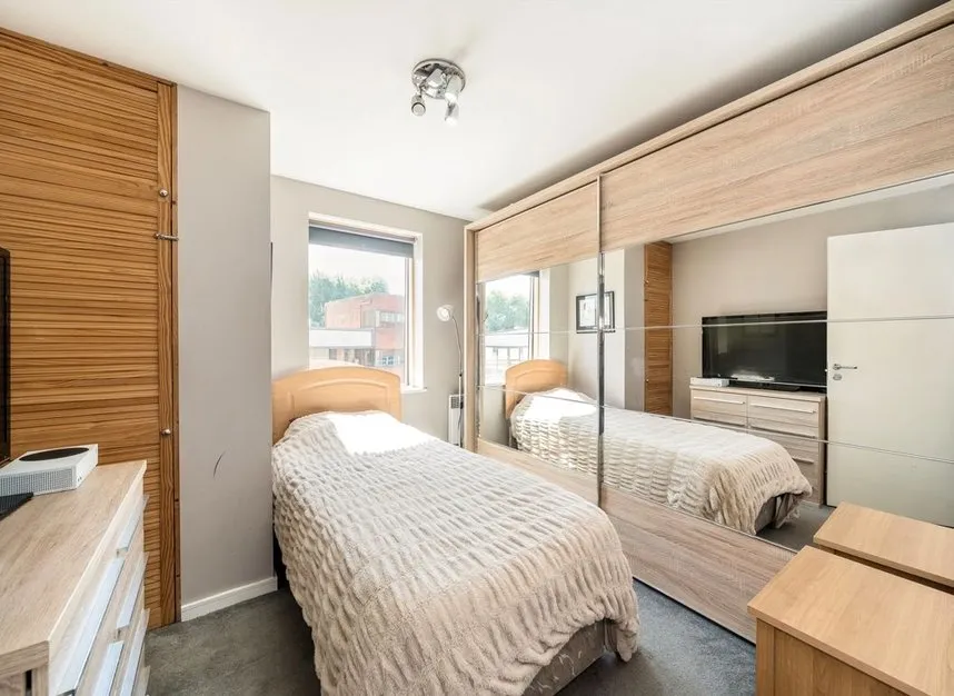 London Road, Isleworth, TW7, photo 4