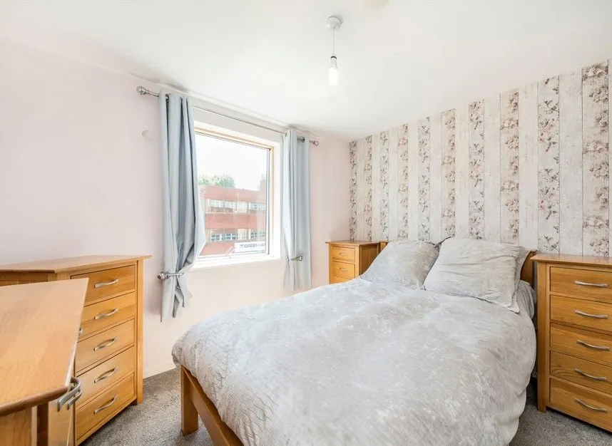 London Road, Isleworth, TW7, photo 5