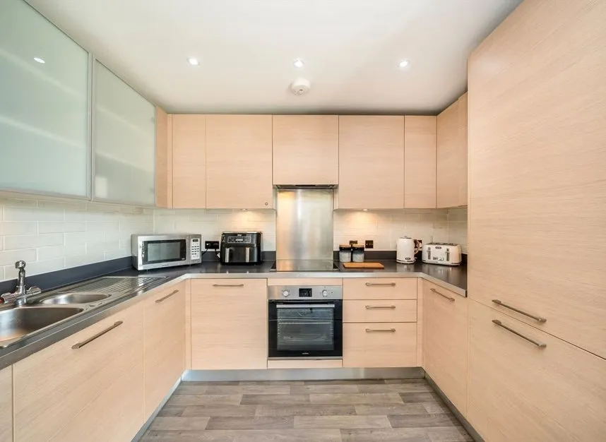 London Road, Isleworth, TW7, photo 3