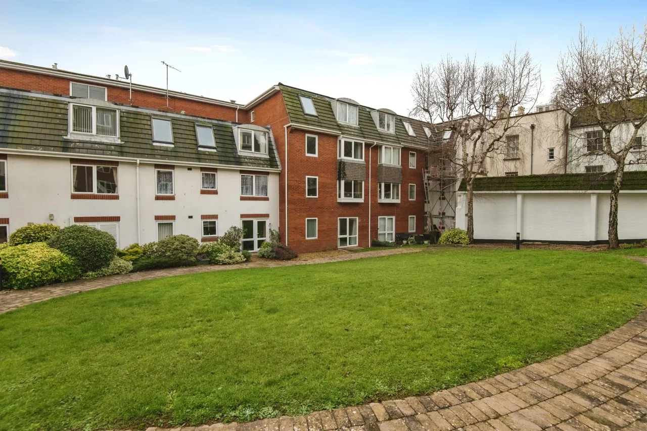 Bartholomew Street West, Exeter, photo 12