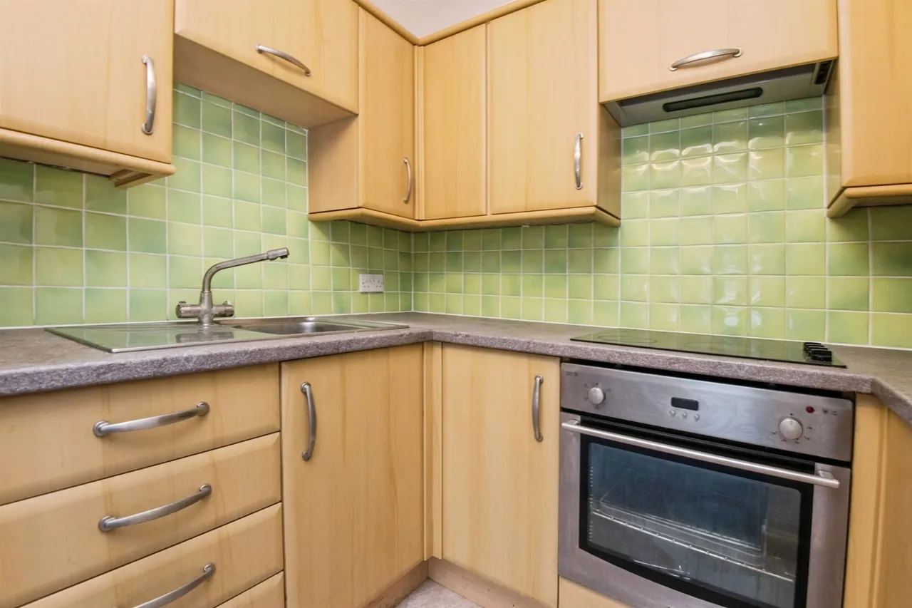 Bartholomew Street West, Exeter, photo 6