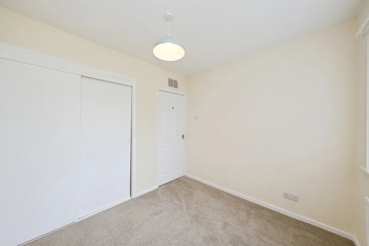 Pembroke Drive, Carlton-In-Lindrick, Worksop, photo 8