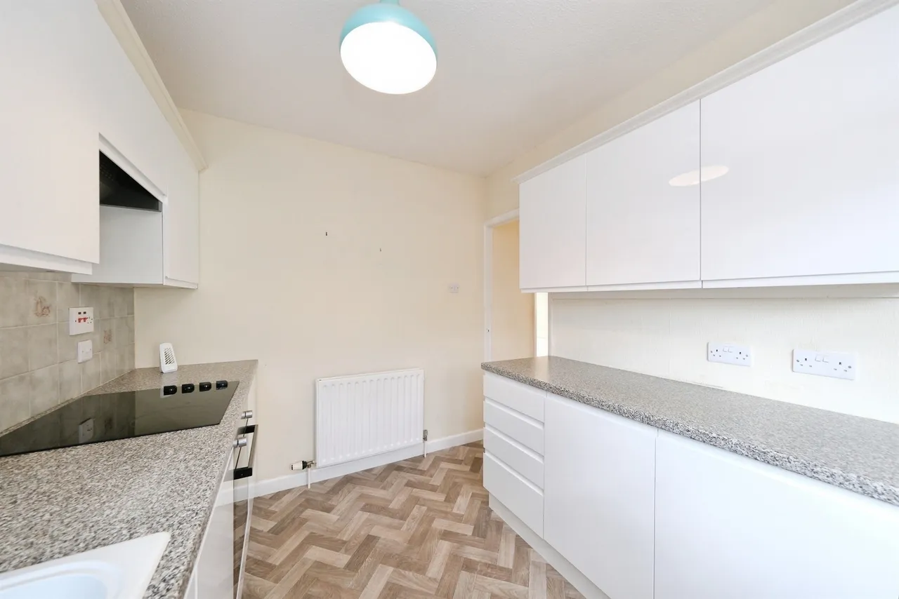 Pembroke Drive, Carlton-In-Lindrick, Worksop, photo 6