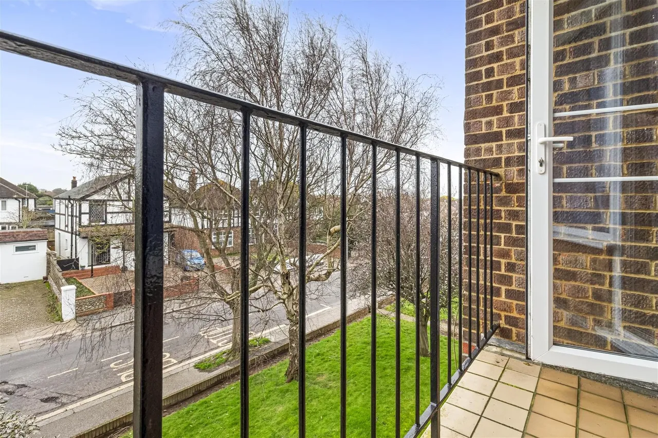 Wallace Avenue, Worthing, photo 7