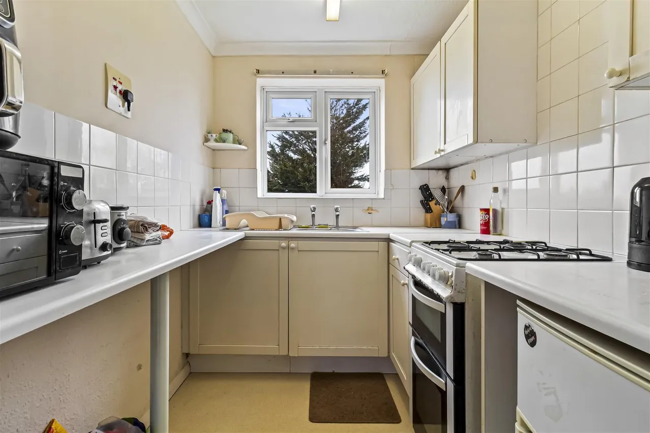Wallace Avenue, Worthing, photo 8