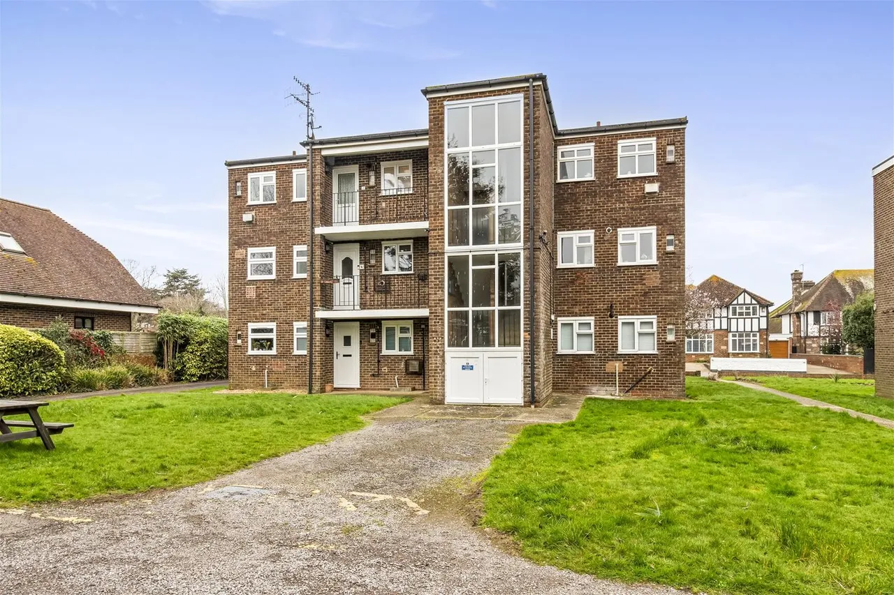 1 bed flat for sale — Wallace Avenue, Worthing