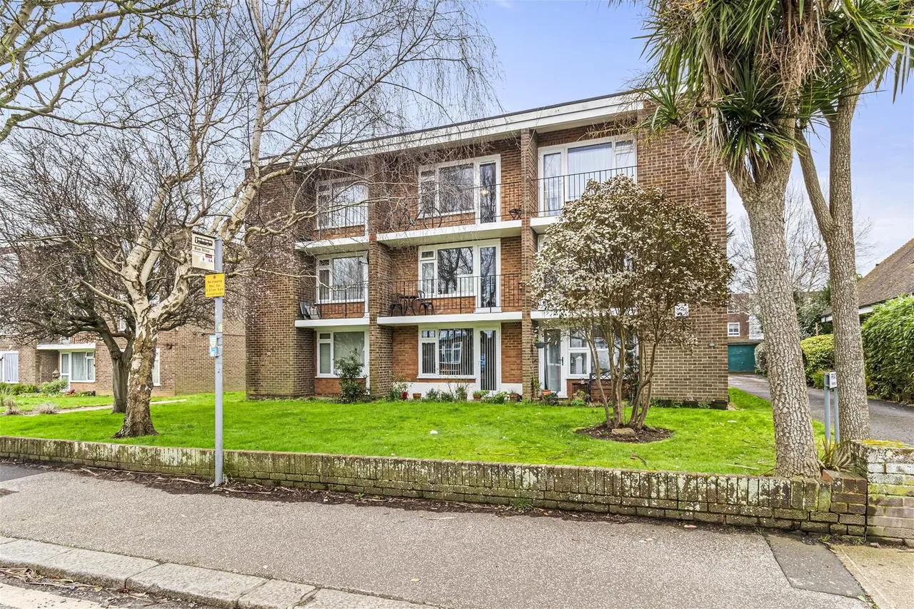 Wallace Avenue, Worthing, photo 10
