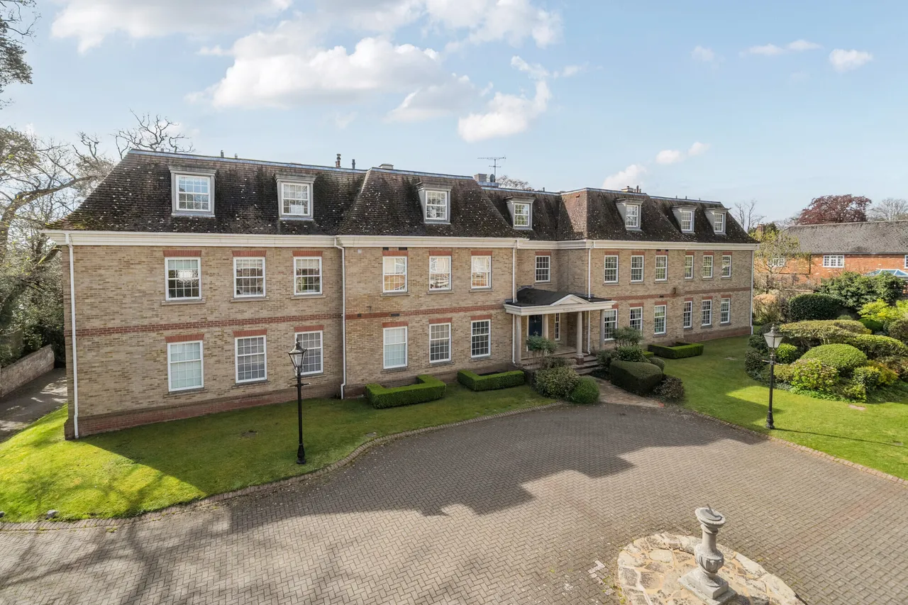 3 bed flat for sale — London Road, Ascot, SL5