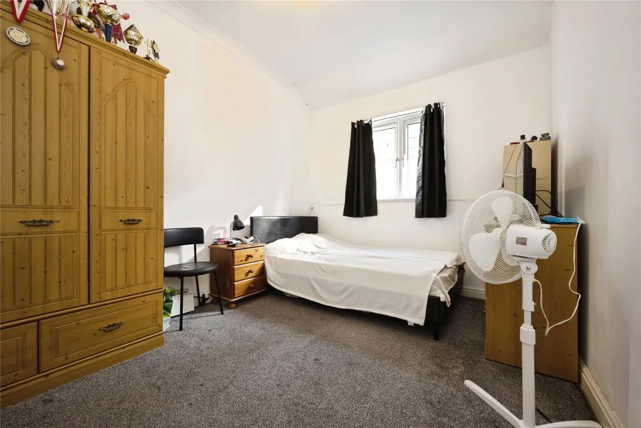 Ashton Road, Luton, Bedfordshire, LU1, photo 6