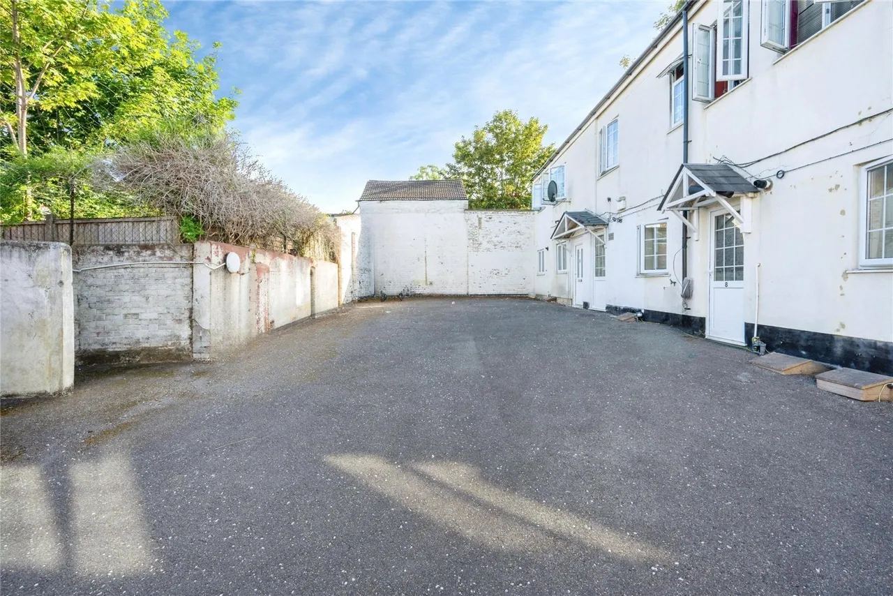 Ashton Road, Luton, Bedfordshire, LU1, photo 10
